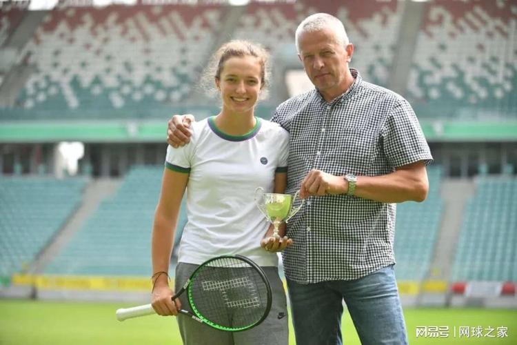 赛场上有更 赛场上有更