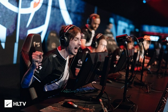 烈的青年球 烈的青年球